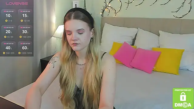 Snapshot of Emma_peach chatting on 06/06/26, 07:57 Emma peach online show from 06/06/26, 07:57