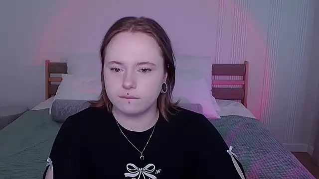 Snapshot of SelenaLily chatting on 03/25/26, 01:06 SelenaLily online show from 03/25/26, 01:06