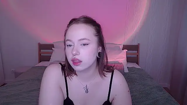 Snapshot of SelenaLily chatting on 04/01/26, 01:01 SelenaLily online show from 04/01/26, 01:01