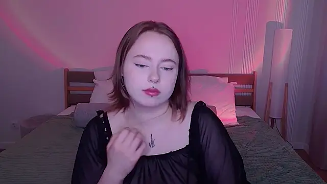 Snapshot of SelenaLily chatting on 04/02/26, 02:47 SelenaLily online show from 04/02/26, 02:47