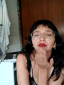 Snapshot of LisaMargo chatting on 04/17/26, 03:37 LisaMargo online show from 04/17/26, 03:37