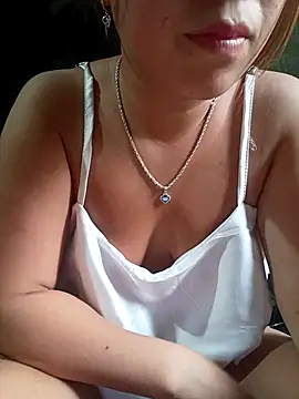 Snapshot of sena_baby chatting on 04/20/26, 11:39 sena baby online show from 04/20/26, 11:39