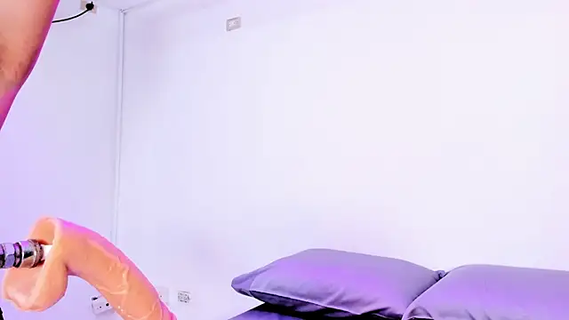 Snapshot of veronica_bigass chatting on 07/17/26, 03:39 veronica bigass online show from 07/17/26, 03:39