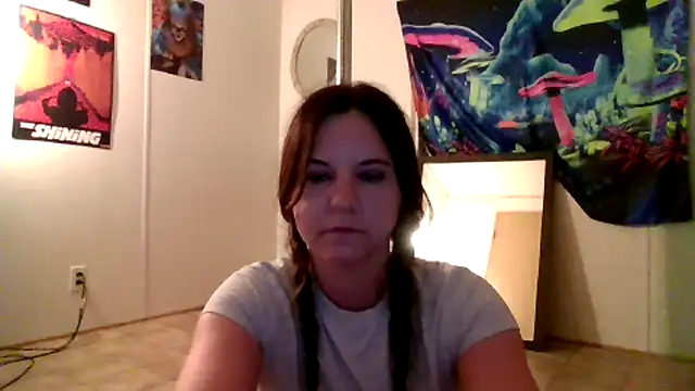 Snapshot of PennyWiseD chatting on 04/14/26, 04:18 PennyWiseD online show from 04/14/26, 04:18
