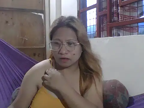 Snapshot of PinayChristine chatting on 06/10/26, 10:25 PinayChristine online show from 06/10/26, 10:25