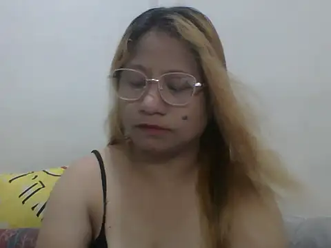 Snapshot of PinayChristine chatting on 06/21/26, 02:36 PinayChristine online show from 06/21/26, 02:36
