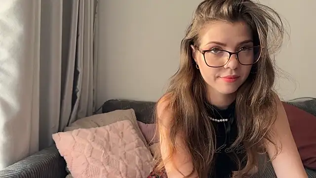 eva si online show from 03/23/26, 10:19