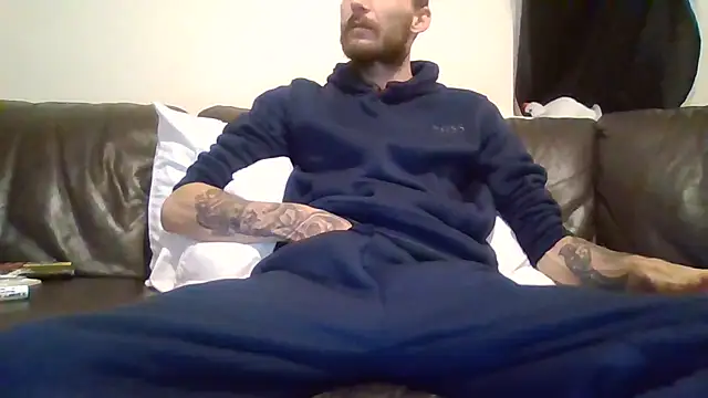 feetlovrr94 online show from 05/07/26, 11:54