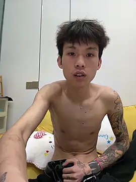 zzzzppp3 online show from 04/21/26, 02:51