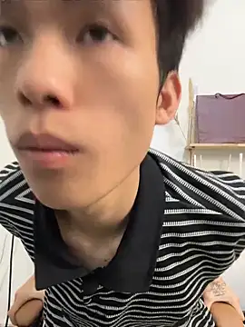 zzzzppp3 online show from 04/22/26, 03:53