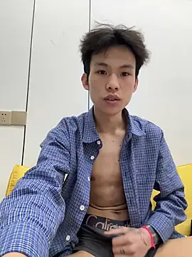 zzzzppp3 online show from 04/28/26, 01:59