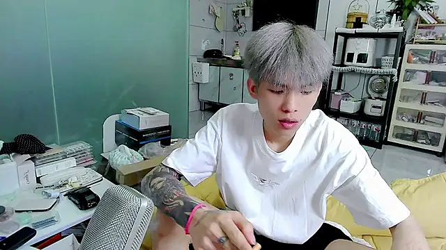 zzzzppp3 online show from 08/05/26, 04:37