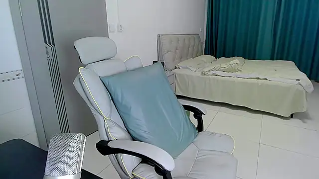 zzzzppp3 online show from 08/07/26, 01:02