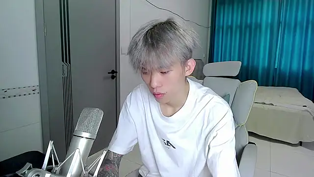 zzzzppp3 online show from 08/09/26, 05:34