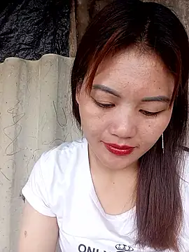 Snapshot of meg_06 chatting on 05/19/26, 12:16 meg 06 online show from 05/19/26, 12:16