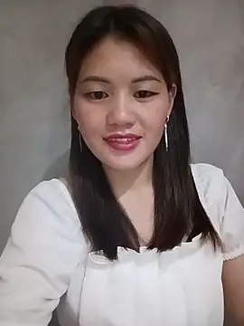 Snapshot of meg_06 chatting on 06/15/26, 11:07 meg 06 online show from 06/15/26, 11:07