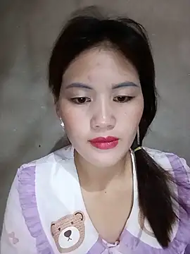Snapshot of meg_06 chatting on 06/20/26, 01:03 meg 06 online show from 06/20/26, 01:03