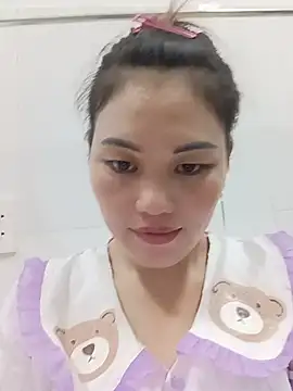 Snapshot of meg_06 chatting on 07/14/26, 01:06 meg 06 online show from 07/14/26, 01:06