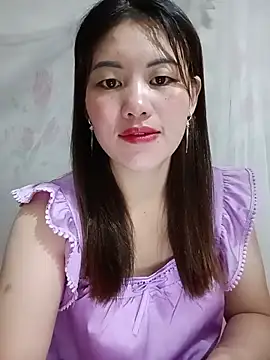 Snapshot of meg_06 chatting on 08/04/26, 12:58 meg 06 online show from 08/04/26, 12:58