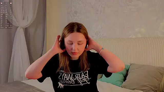 LorriMonz online show from 06/25/26, 02:00