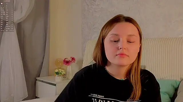 LorriMonz online show from 06/25/26, 05:12
