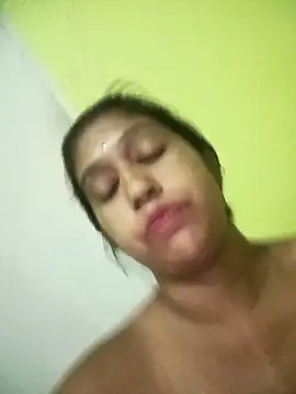 bannerjeesneha20 online show from 05/18/26, 06:47