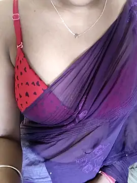 Snapshot of Rubina_Love chatting on 04/12/26, 07:35 Rubina Love online show from 04/12/26, 07:35