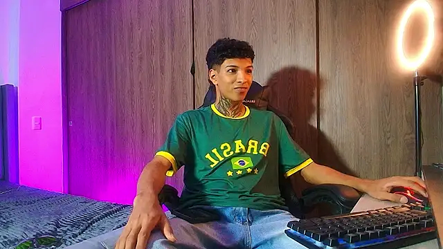 im Usuga online show from 03/26/26, 05:35