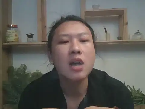 Snapshot of Live-001 chatting on 05/31/26, 11:06 Live-001 online show from 05/31/26, 11:06
