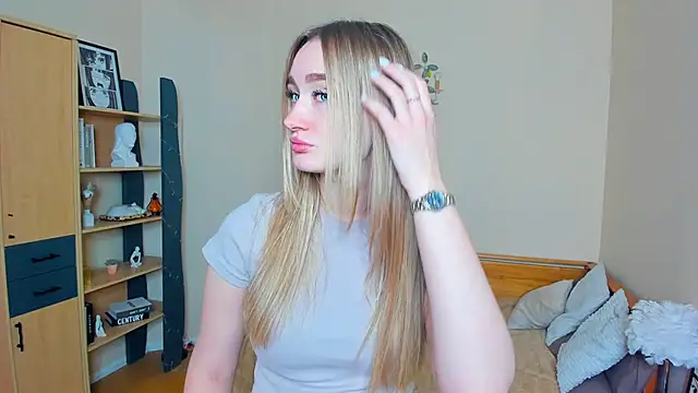 VioletteClaire online show from 05/09/26, 07:46