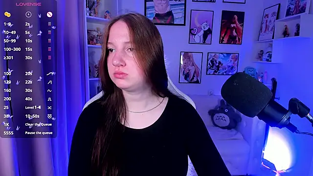 Elisabeth Binder online show from 06/17/26, 03:31