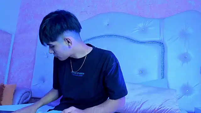 TylerCruz   online show from 04/01/26, 02:25