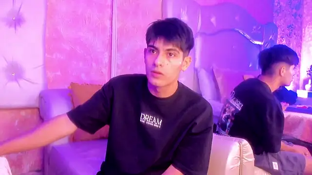 TylerCruz   online show from 04/23/26, 06:25