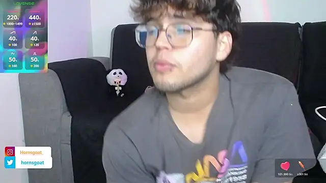 Snapshot of hornsgoat_ chatting on 03/31/26, 10:43 hornsgoat online show from 03/31/26, 10:43