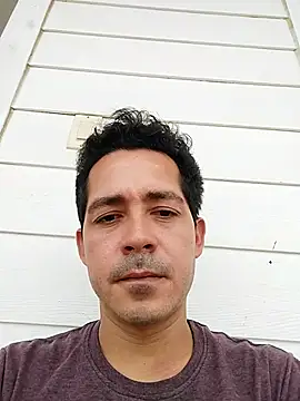 Snapshot of Gabriel_leon33 chatting on 05/19/26, 08:15 Gabriel leon33 online show from 05/19/26, 08:15
