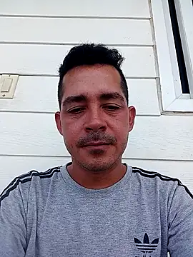 Snapshot of Gabriel_leon33 chatting on 06/04/26, 08:15 Gabriel leon33 online show from 06/04/26, 08:15