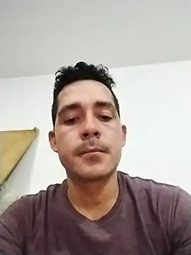 Snapshot of Gabriel_leon33 chatting on 06/16/26, 02:36 Gabriel leon33 online show from 06/16/26, 02:36
