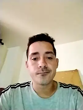 Snapshot of Gabriel_leon33 chatting on 06/18/26, 08:35 Gabriel leon33 online show from 06/18/26, 08:35