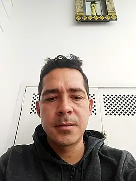 Snapshot of Gabriel_leon33 chatting on 06/24/26, 05:12 Gabriel leon33 online show from 06/24/26, 05:12