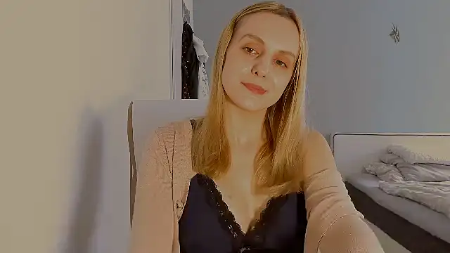 Snapshot of CutieLaura chatting on 04/09/26, 09:36 CutieLaura online show from 04/09/26, 09:36