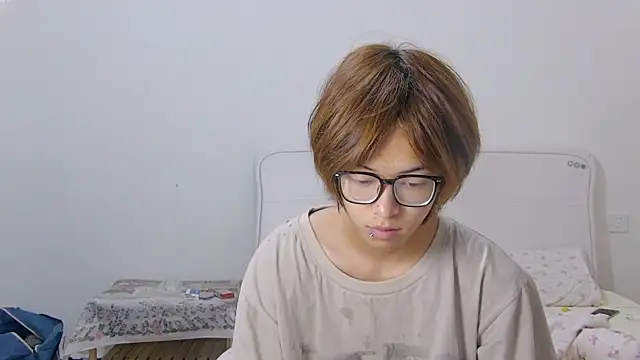 Snapshot of buding-001 chatting on 07/04/26, 01:39 buding-001 online show from 07/04/26, 01:39