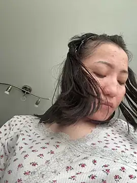 Molly242424- online show from 03/24/26, 01:49