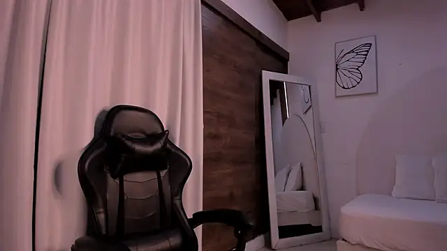 Snapshot of ThiagoVega_ chatting on 05/18/26, 03:35 ThiagoVega online show from 05/18/26, 03:35