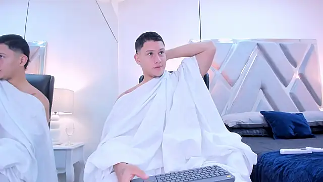 Chriss Diamond online show from 04/21/26, 08:12