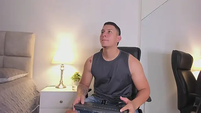 Chriss Diamond online show from 06/11/26, 07:56