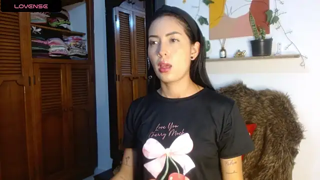 ivanna dl online show from 05/17/26, 01:03