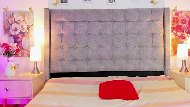 SamantaAristizabal2 online show from 03/25/26, 12:00