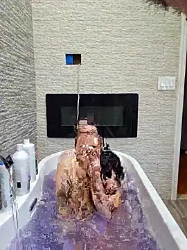 JuicyJulia08 online show from 04/22/26, 02:03