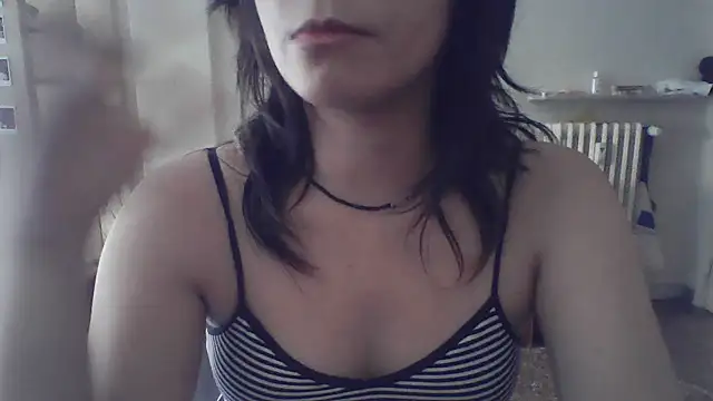 Snapshot of HoneyDrip_1 chatting on 06/26/26, 04:11 HoneyDrip 1 online show from 06/26/26, 04:11