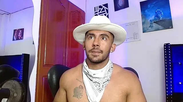 Snapshot of romanpearce_ chatting on 04/15/26, 05:53 romanpearce online show from 04/15/26, 05:53